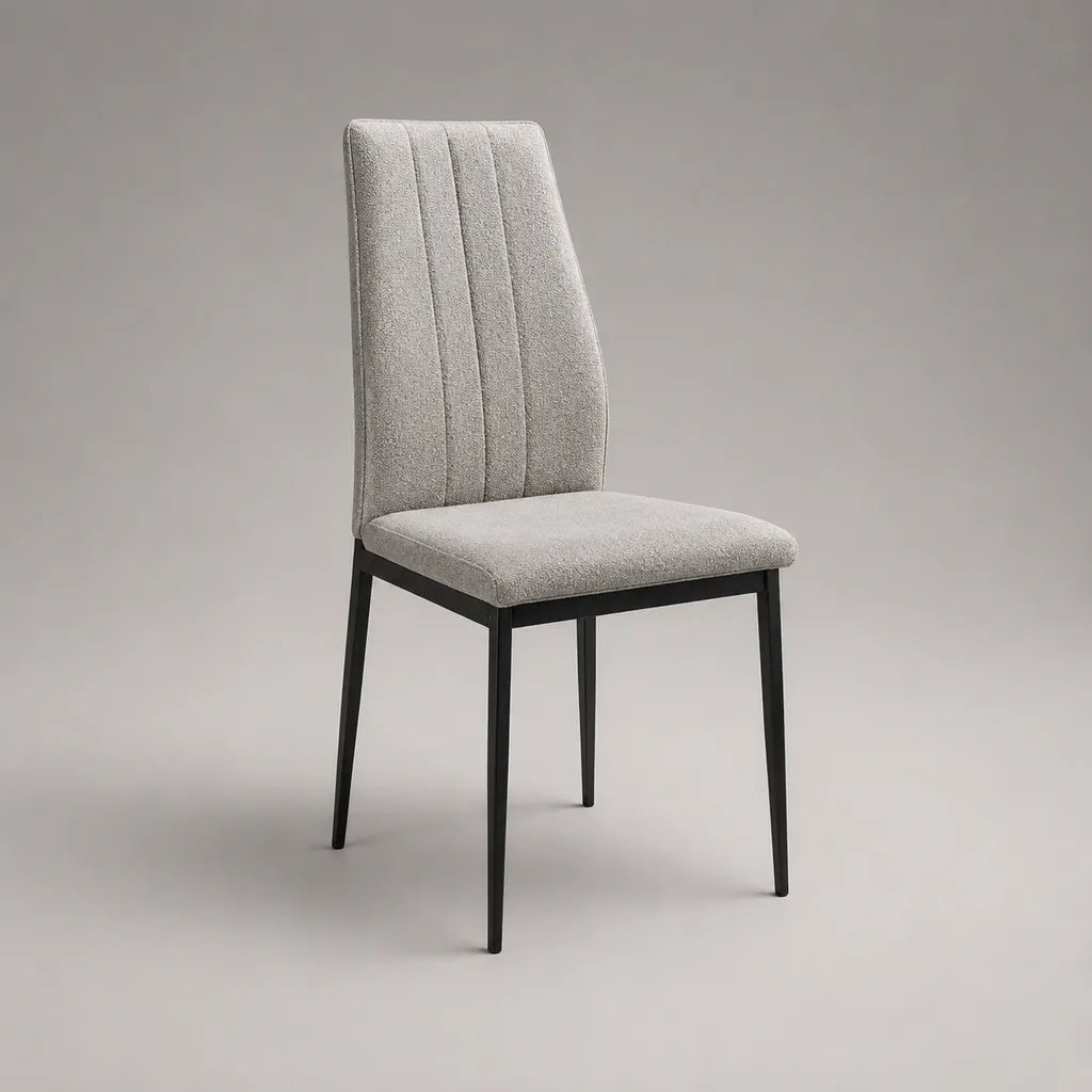 Chaise de salle à manger rembourrée en polyester bouclé gris clair avec pieds en acier noir, 45 × 55 × 88 cm
