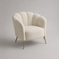 Fauteuil en tissu bouclé ivoire avec dossier festonné et pieds en acier, 78 × 75 × 84 cm