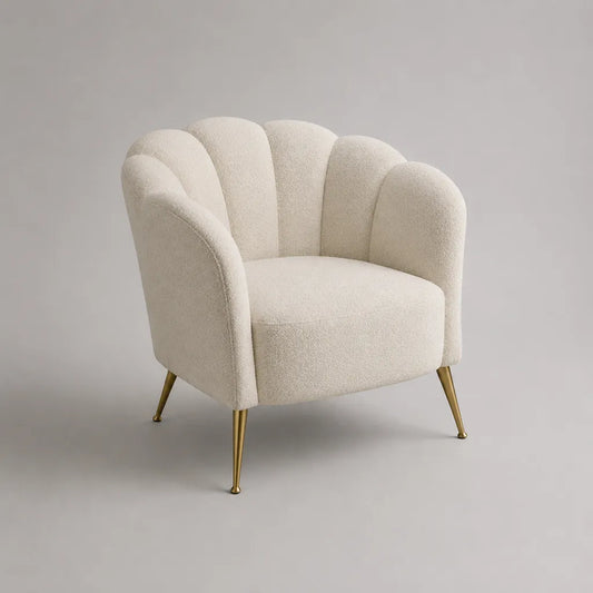 Fauteuil en tissu bouclé ivoire avec dossier festonné et pieds en acier, 78 × 75 × 84 cm