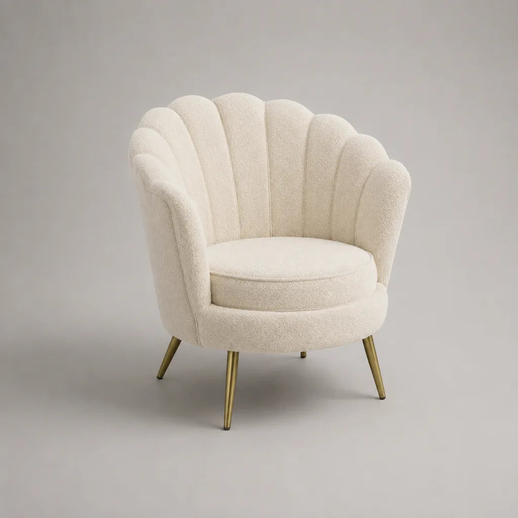Fauteuil coquillage en bouclette polyester écrue et métal doré, 82 × 76 × 78 cm